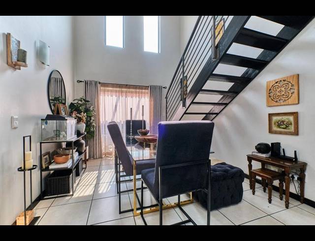 2 BEDROOM APARTMENT FOR SALE IN SUNNINGHILL